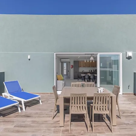 Unique Penthouse With Private Heated Jacuzzi, Close To Restaurants And Night Life Is-Swieqi Exterior photo